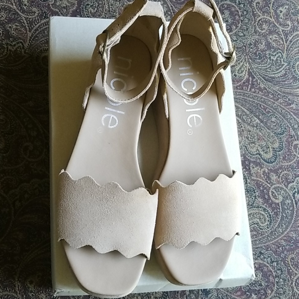 Nicole sz 9 Shoes NIB